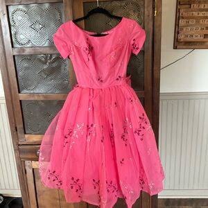 Vintage Mid Century 1950’s Pink Embroidered Princess Dress XS